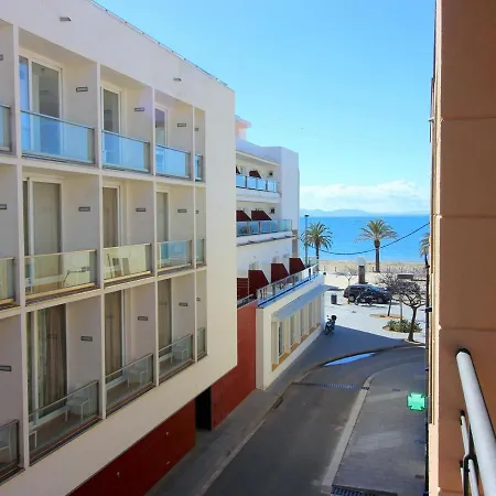 Apartamento Centrico En Roses, A 20m De La Playa, Con Parking Y Terraza - Es-228-89
