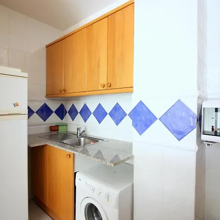 Apartamento Centrico En Roses, A 20m De La Playa, Con Parking Y Terraza - Es-228-89 *