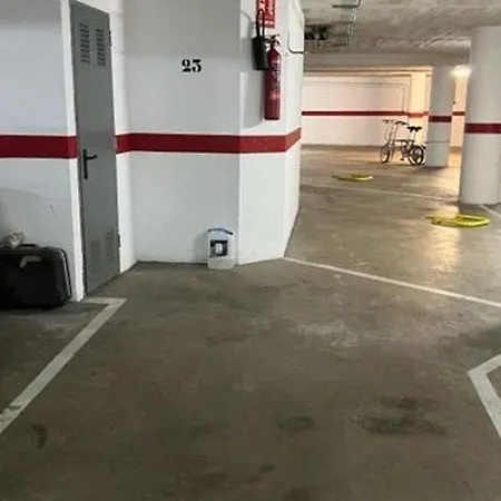 Centrico En Roses, A 20m De La Playa, Con Parking Y Terraza - Es-228-89