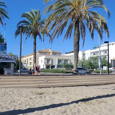 Apartamento Centrico En Roses, A 20m De La Playa, Con Parking Y Terraza - Es-228-89 Rosas